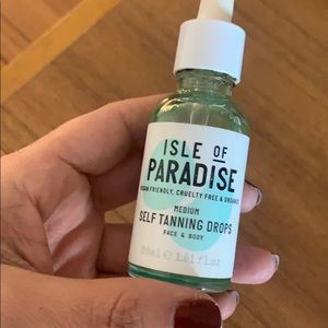 NWT Isle of paradise medium self tanning drops.